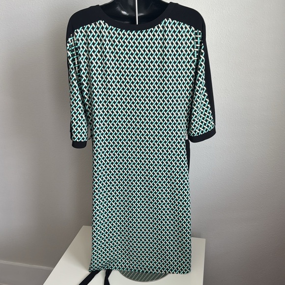 Emma & Michelle Geometric Print Dress in Green, Beige & Black – Size M - Picture 4 of 8